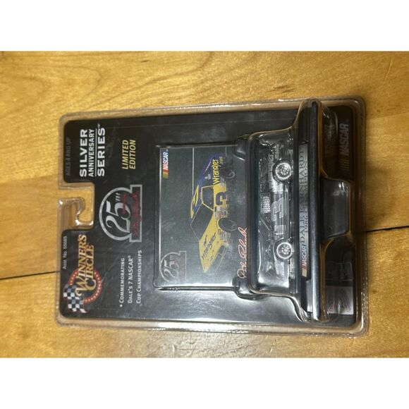 DALE EARNHARDT #3 Winners Circle Silver Anniversary Series 1986 Champion 1:64 - Picture 4 of 4